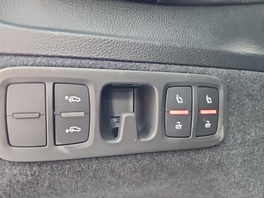 2025 Audi SQ7 Premium Plus 4.0 TFSI quattro, available for sale in Islip, New York | L.I. Auto Gallery. Islip, New York 2025 Audi SQ7 Premium Plus 4.0 TFSI quattro, available for sale in Islip, New York | L.I. Auto Gallery. Islip, New York