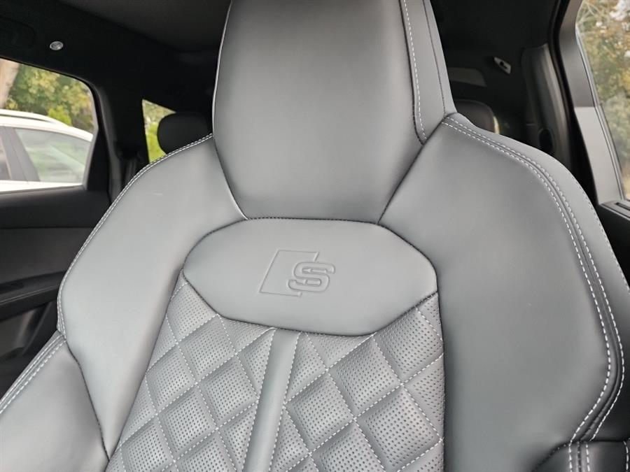 2025 Audi SQ7 Premium Plus 4.0 TFSI quattro, available for sale in Islip, New York | L.I. Auto Gallery. Islip, New York 2025 Audi SQ7 Premium Plus 4.0 TFSI quattro, available for sale in Islip, New York | L.I. Auto Gallery. Islip, New York