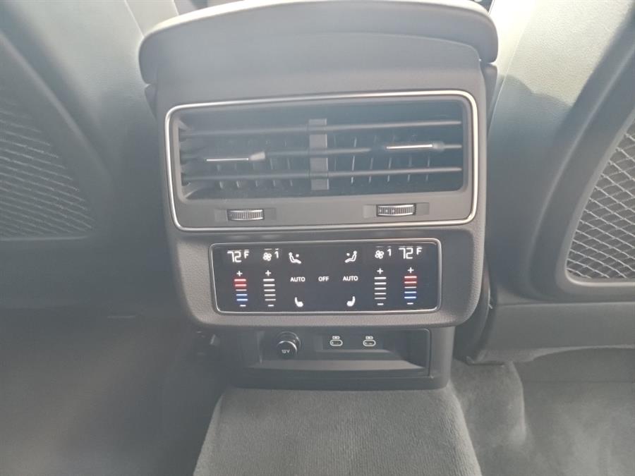 2025 Audi SQ7 Premium Plus 4.0 TFSI quattro, available for sale in Islip, New York | L.I. Auto Gallery. Islip, New York 2025 Audi SQ7 Premium Plus 4.0 TFSI quattro, available for sale in Islip, New York | L.I. Auto Gallery. Islip, New York