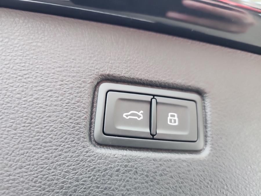 2025 Audi SQ7 Premium Plus 4.0 TFSI quattro, available for sale in Islip, New York | L.I. Auto Gallery. Islip, New York 2025 Audi SQ7 Premium Plus 4.0 TFSI quattro, available for sale in Islip, New York | L.I. Auto Gallery. Islip, New York