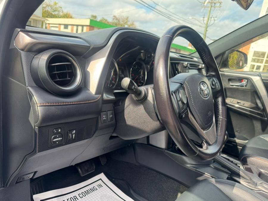 2016 Toyota RAV4 AWD 4dr SE (Natl), available for sale in New Milford, Connecticut | Faustos Auto Body and Repairs LLC. New Milford, Connecticut 2016 Toyota RAV4 AWD 4dr SE (Natl), available for sale in New Milford, Connecticut | Faustos Auto Body and Repairs LLC. New Milford, Connecticut