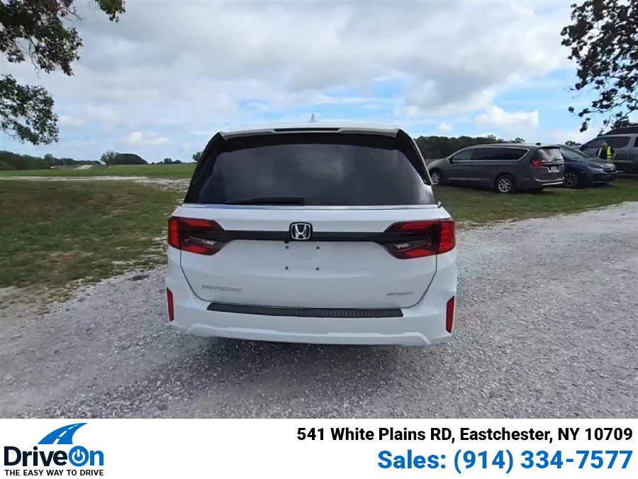 2025 Honda Odyssey photo 3