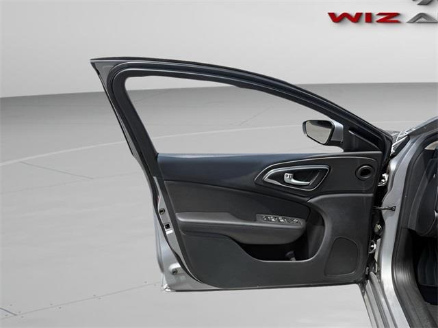 2016 Chrysler 200 Limited, available for sale in Stratford, Connecticut | Wiz Leasing Inc. Stratford, Connecticut 2016 Chrysler 200 Limited, available for sale in Stratford, Connecticut | Wiz Leasing Inc. Stratford, Connecticut