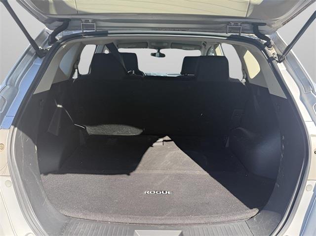 2015 Nissan Rogue Select S, available for sale in Stratford, Connecticut | Wiz Leasing Inc. Stratford, Connecticut 2015 Nissan Rogue Select S, available for sale in Stratford, Connecticut | Wiz Leasing Inc. Stratford, Connecticut