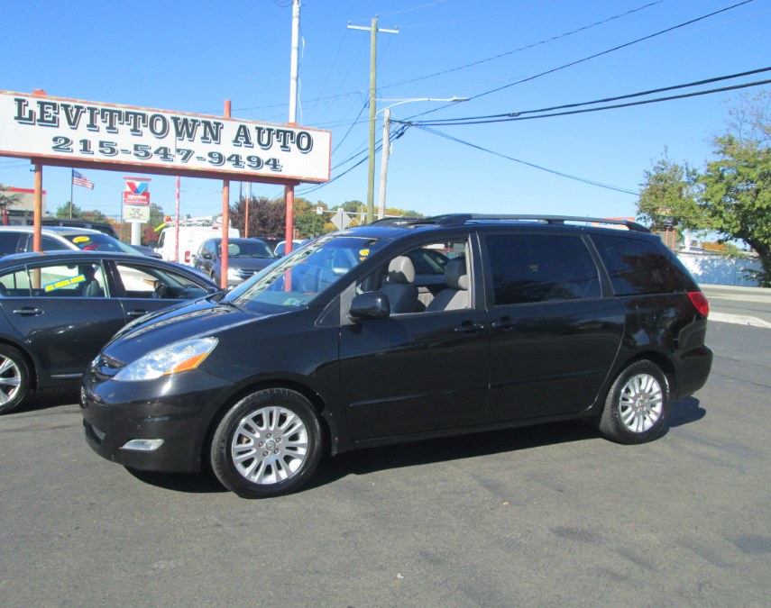 Used 2010 Toyota Sienna in Levittown, Pennsylvania | Levittown Auto. Levittown, Pennsylvania
