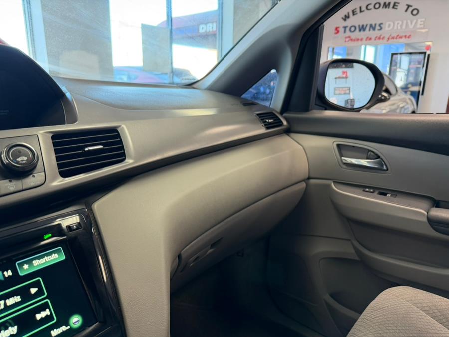 2016 Honda Odyssey 5dr SE, available for sale in Inwood, New York | 5 Towns Drive. Inwood, New York 2016 Honda Odyssey 5dr SE, available for sale in Inwood, New York | 5 Towns Drive. Inwood, New York