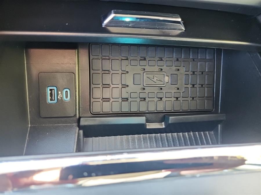 2022 Ford Expedition XLT 4x4, available for sale in Islip, New York | L.I. Auto Gallery. Islip, New York 2022 Ford Expedition XLT 4x4, available for sale in Islip, New York | L.I. Auto Gallery. Islip, New York