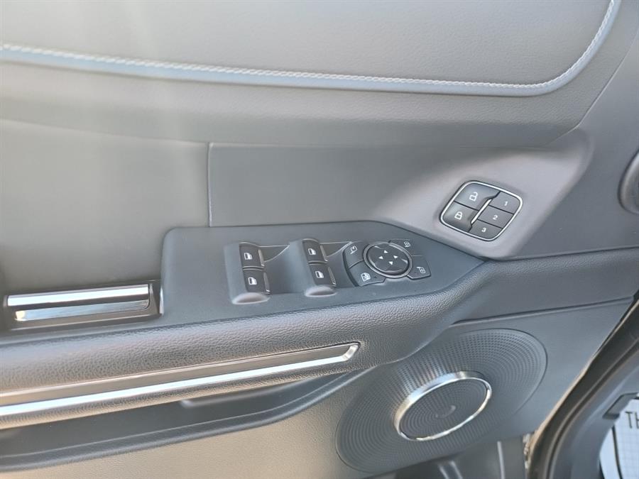 2022 Ford Expedition XLT 4x4, available for sale in Islip, New York | L.I. Auto Gallery. Islip, New York 2022 Ford Expedition XLT 4x4, available for sale in Islip, New York | L.I. Auto Gallery. Islip, New York