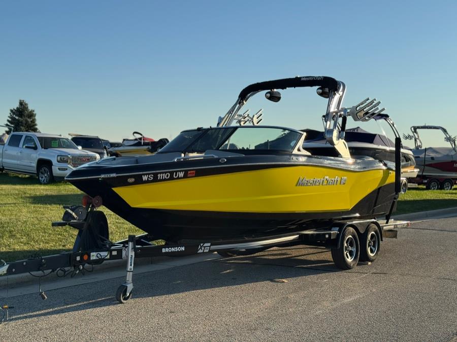 Used 2017 Mastercraft XT23 in Darien, Wisconsin | Geneva Motor Cars. Darien, Wisconsin