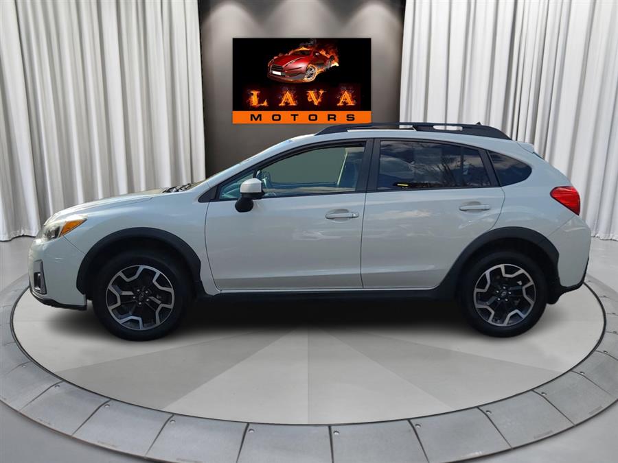 2017 Subaru Crosstrek 2.0i Premium photo 3