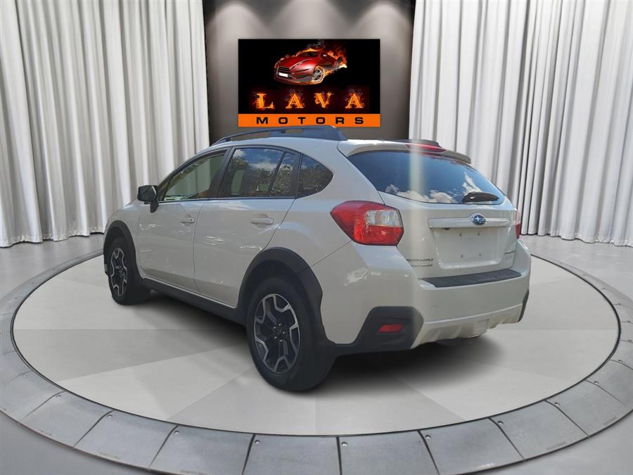 2017 Subaru Crosstrek 2.0i Premium photo 4
