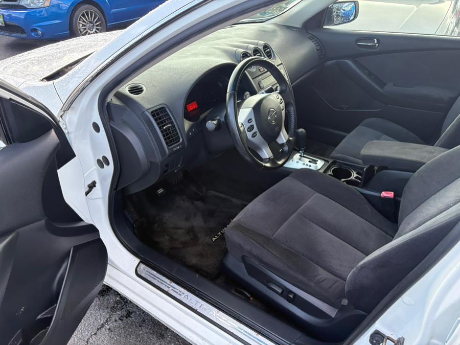 2009 Nissan Altima 4dr Sdn I4 CVT 2.5 SL, available for sale in East Windsor, Connecticut | CT Car Co LLC. East Windsor, Connecticut 2009 Nissan Altima 4dr Sdn I4 CVT 2.5 SL, available for sale in East Windsor, Connecticut | CT Car Co LLC. East Windsor, Connecticut