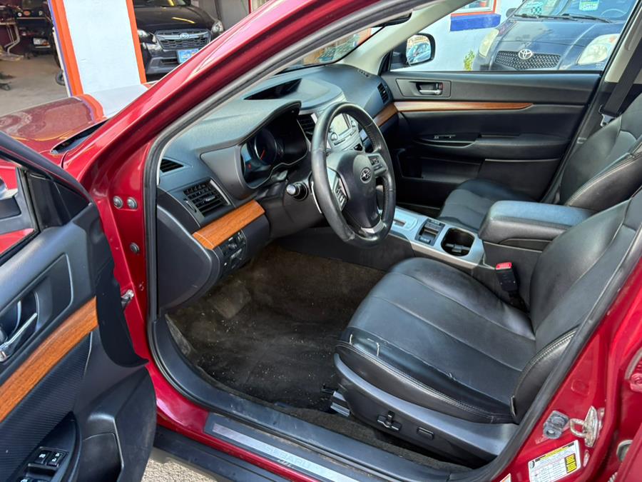 2014 Subaru Outback 4dr Wgn H4 Auto 2.5i Limited, available for sale in East Windsor, Connecticut | CT Car Co LLC. East Windsor, Connecticut 2014 Subaru Outback 4dr Wgn H4 Auto 2.5i Limited, available for sale in East Windsor, Connecticut | CT Car Co LLC. East Windsor, Connecticut