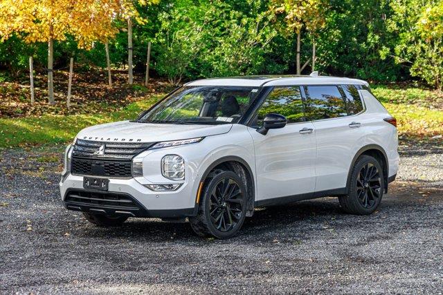 Used 2022 Mitsubishi Outlander in Great Neck, New York | Camy Cars. Great Neck, New York