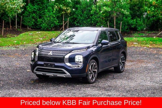 Used 2022 Mitsubishi Outlander in Great Neck, New York | Camy Cars. Great Neck, New York