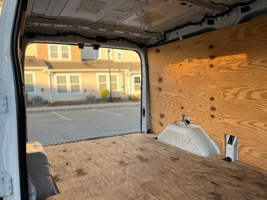 2017 Ford Transit Van Ergo Roof Racks/T-250 130" Low Rf, available for sale in Paterson, New Jersey | Speedway Commercial Motors LLC. Paterson, New Jersey 2017 Ford Transit Van Ergo Roof Racks/T-250 130" Low Rf, available for sale in Paterson, New Jersey | Speedway Commercial Motors LLC. Paterson, New Jersey