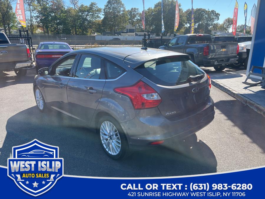 2012 Ford Focus SEL photo 2