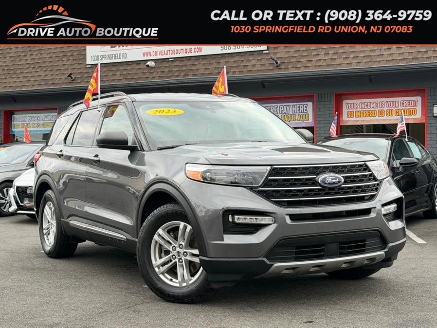 2023 Ford Explorer XLT's photo