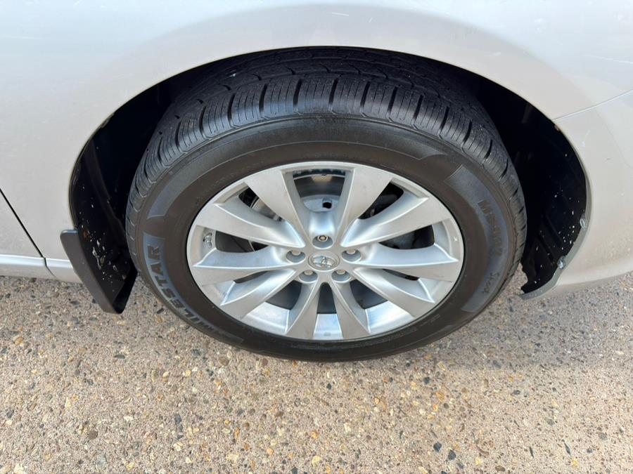 2014 Toyota Venza 4dr Wgn I4 AWD LE (Natl), available for sale in Manchester, Connecticut | Carsonmain LLC. Manchester, Connecticut 2014 Toyota Venza 4dr Wgn I4 AWD LE (Natl), available for sale in Manchester, Connecticut | Carsonmain LLC. Manchester, Connecticut