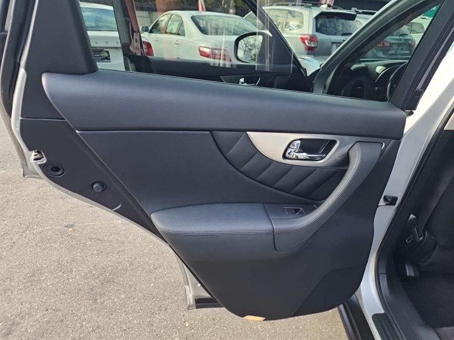 2010 Infiniti FX35 AWD 4dr, available for sale in Islip, New York | L.I. Auto Gallery. Islip, New York 2010 Infiniti FX35 AWD 4dr, available for sale in Islip, New York | L.I. Auto Gallery. Islip, New York