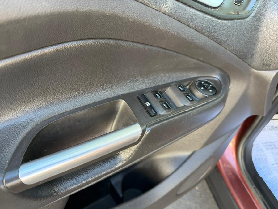 2018 Ford Escape SE FWD, available for sale in Hialeah, Florida | The Palm Motors LLC. Hialeah, Florida 2018 Ford Escape SE FWD, available for sale in Hialeah, Florida | The Palm Motors LLC. Hialeah, Florida