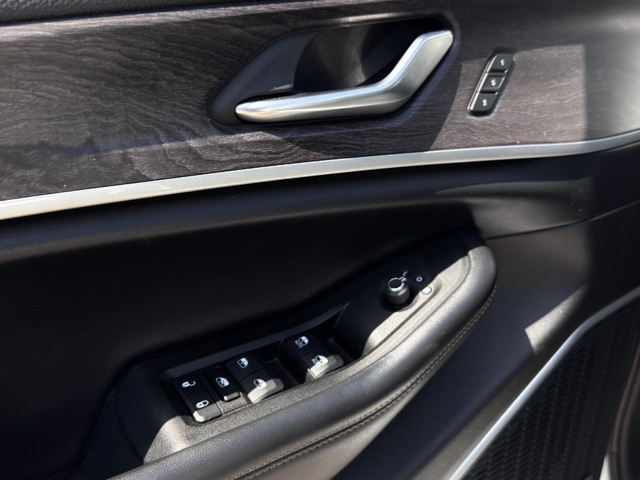 2021 Jeep Grand Cherokee L Limited 4x4, available for sale in Flushing, New York | Silverline Auto Group. Flushing, New York 2021 Jeep Grand Cherokee L Limited 4x4, available for sale in Flushing, New York | Silverline Auto Group. Flushing, New York