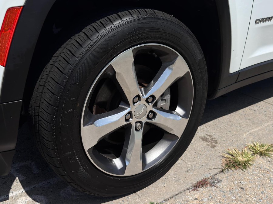 2021 Jeep Grand Cherokee L Limited 4x4, available for sale in Flushing, New York | Silverline Auto Group. Flushing, New York 2021 Jeep Grand Cherokee L Limited 4x4, available for sale in Flushing, New York | Silverline Auto Group. Flushing, New York