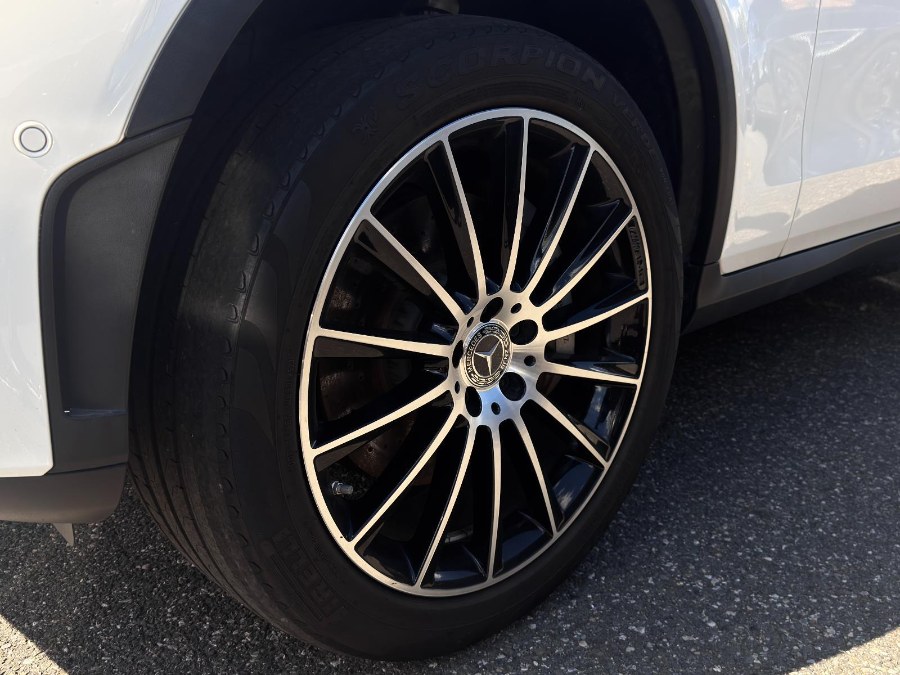 2022 Mercedes-Benz GLC GLC 300 4MATIC SUV, available for sale in Flushing, New York | Silverline Auto Group. Flushing, New York 2022 Mercedes-Benz GLC GLC 300 4MATIC SUV, available for sale in Flushing, New York | Silverline Auto Group. Flushing, New York