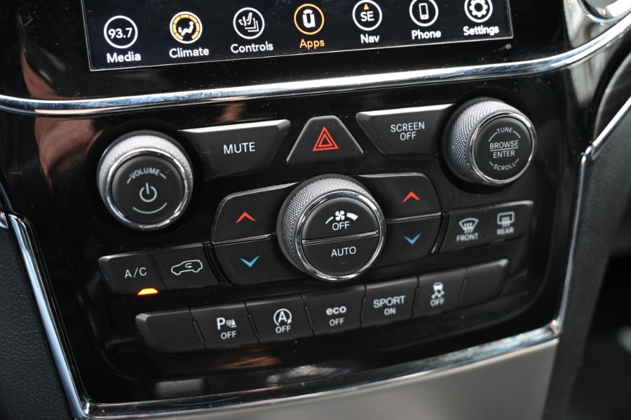 2020 Jeep Grand Cherokee Limited 4x4, available for sale in Waterbury, Connecticut | Highline Car Connection. Waterbury, Connecticut 2020 Jeep Grand Cherokee Limited 4x4, available for sale in Waterbury, Connecticut | Highline Car Connection. Waterbury, Connecticut