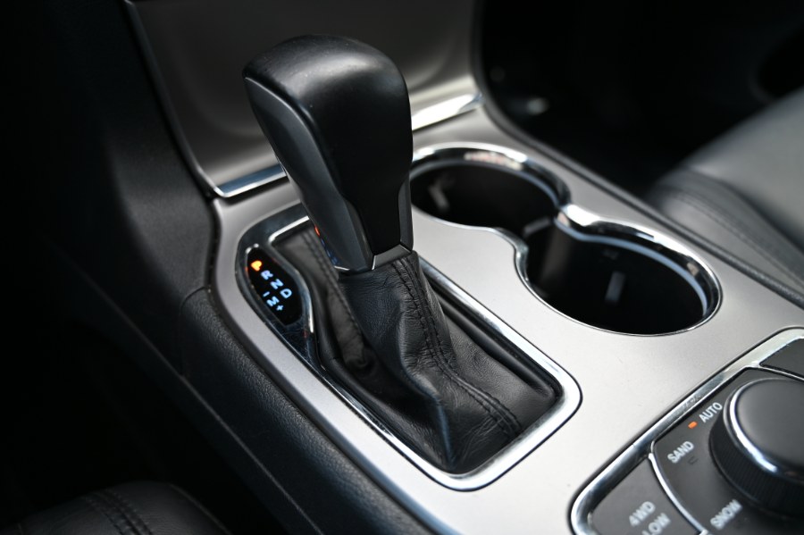 2020 Jeep Grand Cherokee Limited 4x4, available for sale in Waterbury, Connecticut | Highline Car Connection. Waterbury, Connecticut 2020 Jeep Grand Cherokee Limited 4x4, available for sale in Waterbury, Connecticut | Highline Car Connection. Waterbury, Connecticut