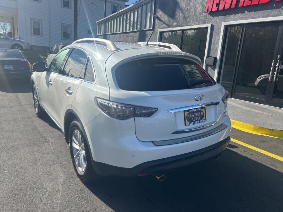 2017 Infiniti QX70 photo 2