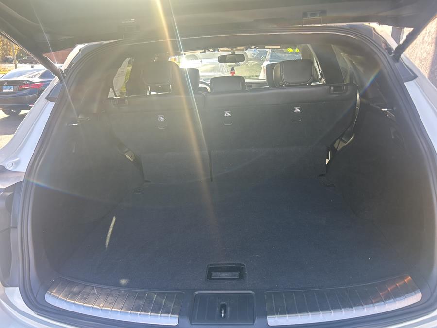 2017 Infiniti QX70 photo 3