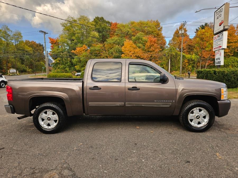2007 Chevrolet Silverado 1500 LT1 4WD Crew Cab 5.3 V8, available for sale in East Windsor, Connecticut | Toro Auto. East Windsor, Connecticut 2007 Chevrolet Silverado 1500 LT1 4WD Crew Cab 5.3 V8, available for sale in East Windsor, Connecticut | Toro Auto. East Windsor, Connecticut
