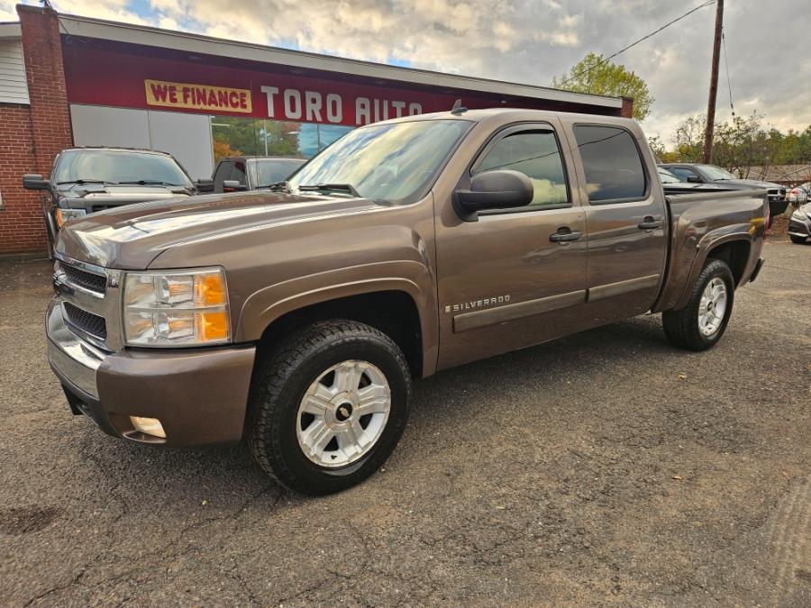 2007 Chevrolet Silverado 1500 LT1 4WD Crew Cab 5.3 V8, available for sale in East Windsor, Connecticut | Toro Auto. East Windsor, Connecticut 2007 Chevrolet Silverado 1500 LT1 4WD Crew Cab 5.3 V8, available for sale in East Windsor, Connecticut | Toro Auto. East Windsor, Connecticut