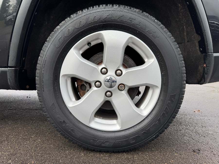 2012 Jeep Grand Cherokee 4WD 4dr Laredo, available for sale in Ortonville, Michigan | Marsh Auto Sales LLC. Ortonville, Michigan 2012 Jeep Grand Cherokee 4WD 4dr Laredo, available for sale in Ortonville, Michigan | Marsh Auto Sales LLC. Ortonville, Michigan