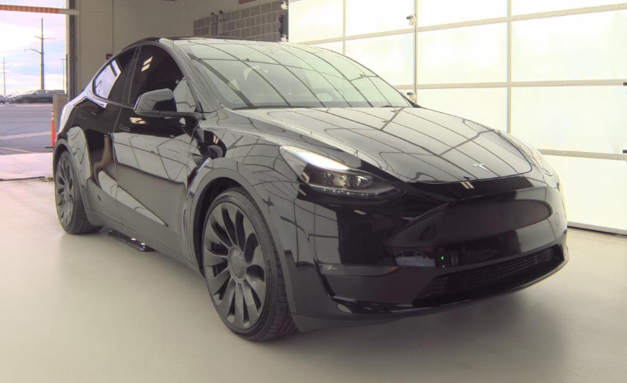 2023 Tesla Model Y Performance photo 2