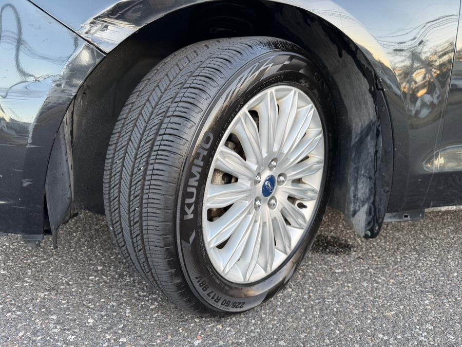 2013 Ford Fusion 4dr Sdn SE Hybrid FWD, available for sale in Copiague, New York | Great Deal Motors. Copiague, New York 2013 Ford Fusion 4dr Sdn SE Hybrid FWD, available for sale in Copiague, New York | Great Deal Motors. Copiague, New York