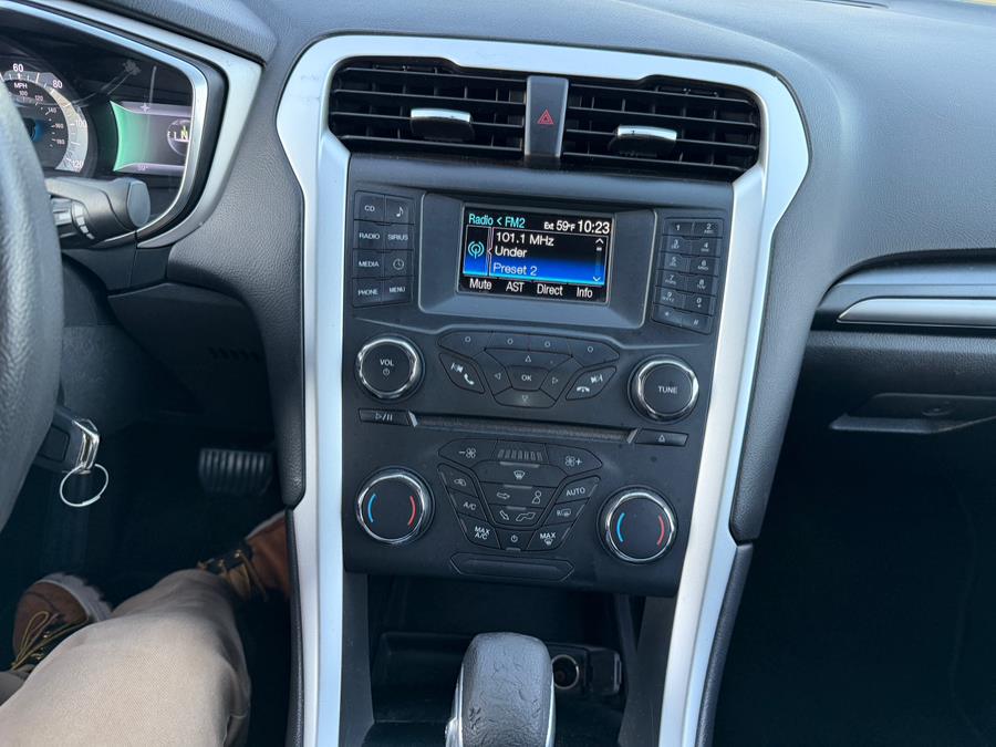 2013 Ford Fusion 4dr Sdn SE Hybrid FWD, available for sale in Copiague, New York | Great Deal Motors. Copiague, New York 2013 Ford Fusion 4dr Sdn SE Hybrid FWD, available for sale in Copiague, New York | Great Deal Motors. Copiague, New York