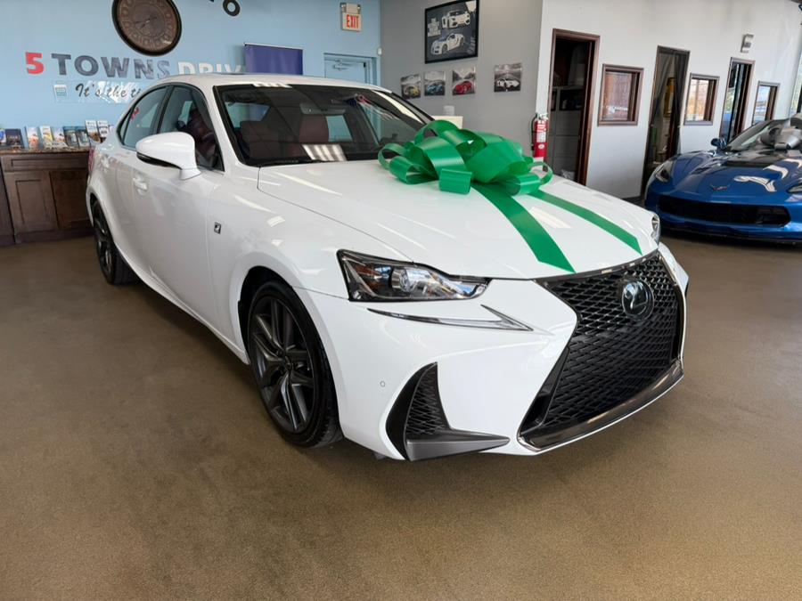 2019 Lexus IS 300 F SPORT photo 2