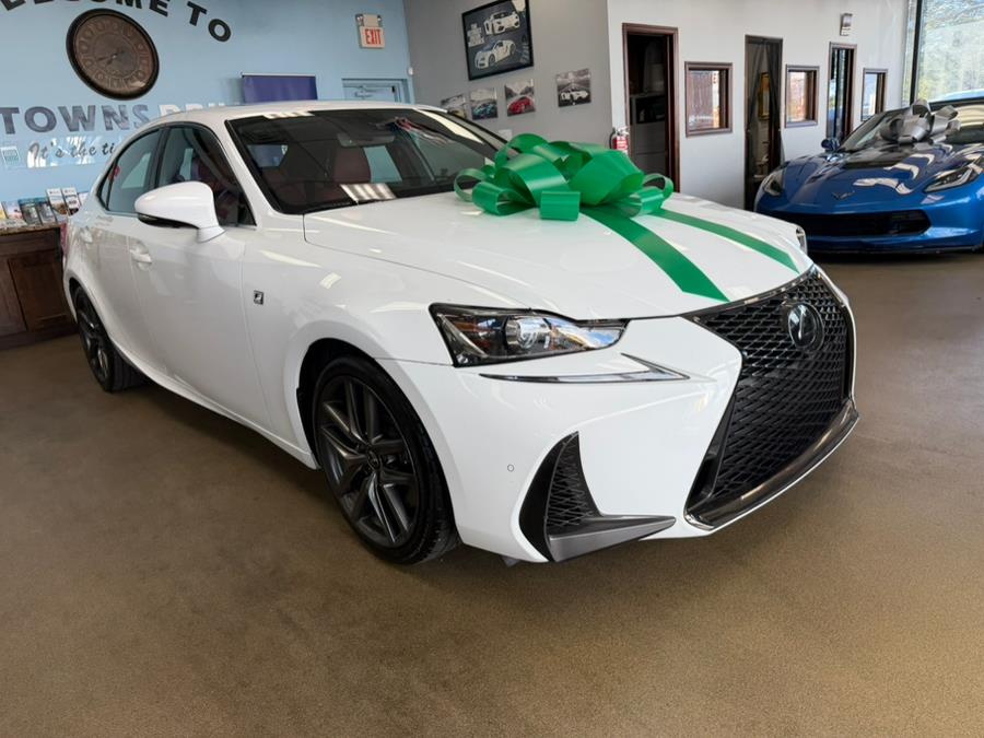 2019 Lexus IS 300 F SPORT photo 3