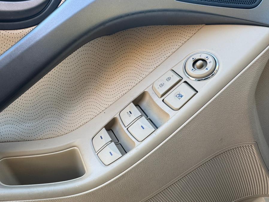2012 Hyundai Elantra 4dr Sdn Auto Limited, available for sale in New Britain, Connecticut | Supreme Automotive. New Britain, Connecticut 2012 Hyundai Elantra 4dr Sdn Auto Limited, available for sale in New Britain, Connecticut | Supreme Automotive. New Britain, Connecticut