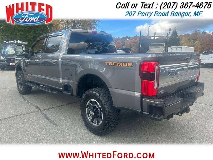2024 Ford F-250 Platinum Tremor photo 3