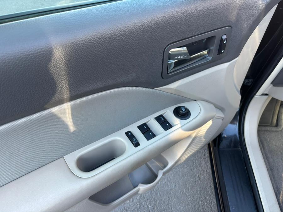 2012 Ford Fusion 4dr Sdn SE FWD, available for sale in New haven, Connecticut | Wilson Maturo Motors. New haven, Connecticut 2012 Ford Fusion 4dr Sdn SE FWD, available for sale in New haven, Connecticut | Wilson Maturo Motors. New haven, Connecticut