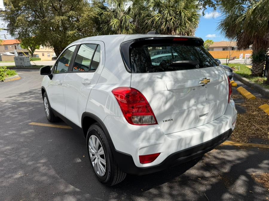 2017 Chevrolet Trax FWD 4dr LS, available for sale in Hialeah, Florida | The Palm Motors LLC. Hialeah, Florida 2017 Chevrolet Trax FWD 4dr LS, available for sale in Hialeah, Florida | The Palm Motors LLC. Hialeah, Florida