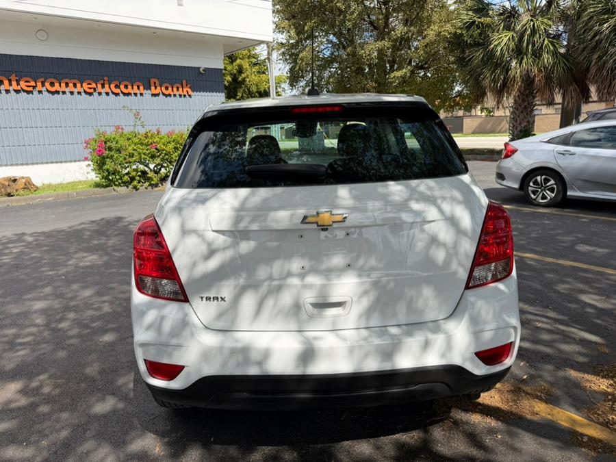2017 Chevrolet Trax FWD 4dr LS, available for sale in Hialeah, Florida | The Palm Motors LLC. Hialeah, Florida 2017 Chevrolet Trax FWD 4dr LS, available for sale in Hialeah, Florida | The Palm Motors LLC. Hialeah, Florida