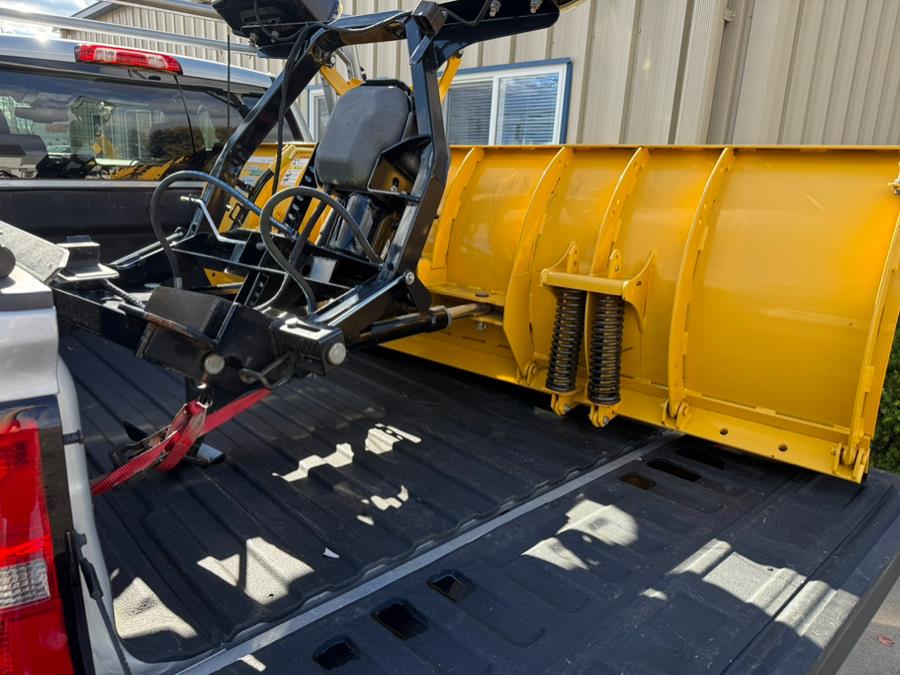 2018 GMC Sierra 2500HD 4WD Double Cab 144.2" SLT, available for sale in East Windsor, Connecticut | Century Auto And Truck. East Windsor, Connecticut 2018 GMC Sierra 2500HD 4WD Double Cab 144.2" SLT, available for sale in East Windsor, Connecticut | Century Auto And Truck. East Windsor, Connecticut