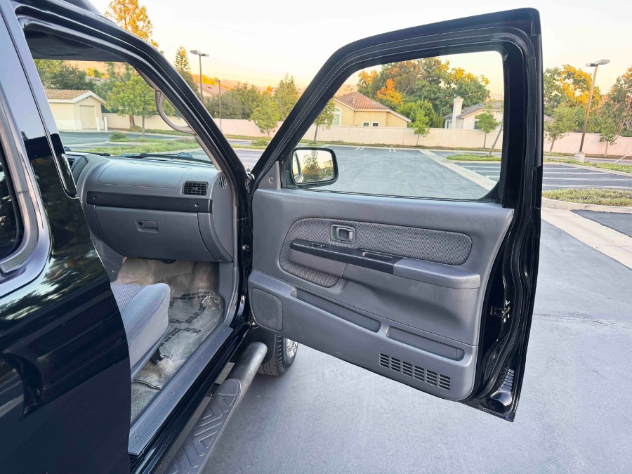2004 Nissan Frontier 2WD XE Crew Cab V6 Automatic Long Bed, available for sale in Lake Forest, California | Pacific Green Line. Lake Forest, California 2004 Nissan Frontier 2WD XE Crew Cab V6 Automatic Long Bed, available for sale in Lake Forest, California | Pacific Green Line. Lake Forest, California