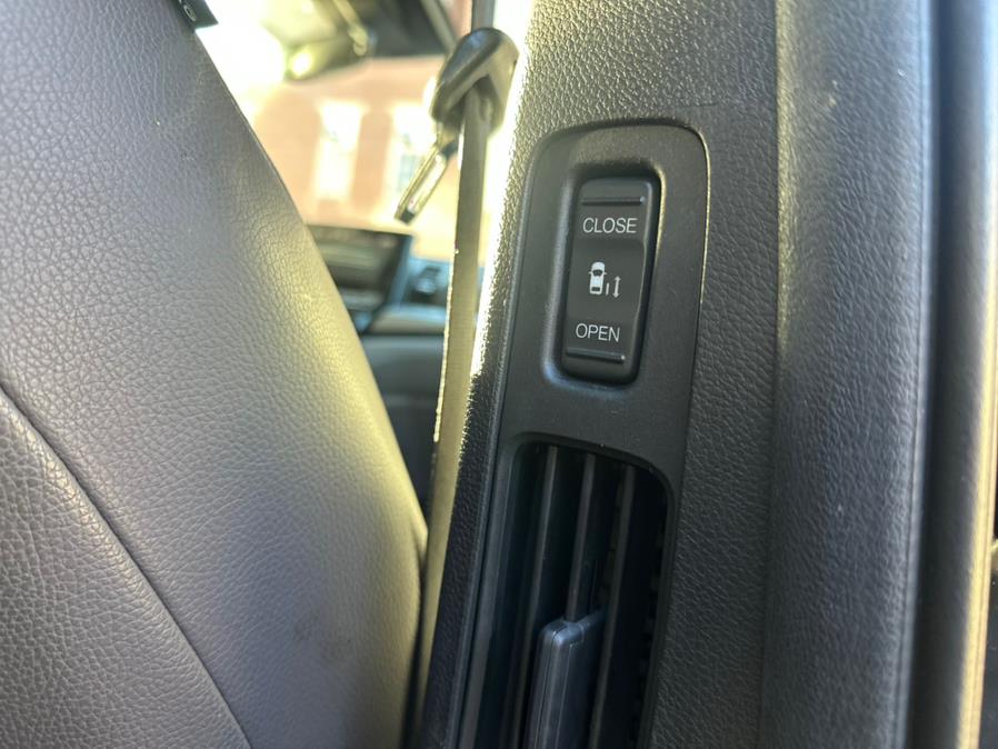 2019 Honda Odyssey EX-L w/Navi/RES Auto, available for sale in Plainfield, New Jersey | Best Cars R Us LLC. Plainfield, New Jersey 2019 Honda Odyssey EX-L w/Navi/RES Auto, available for sale in Plainfield, New Jersey | Best Cars R Us LLC. Plainfield, New Jersey