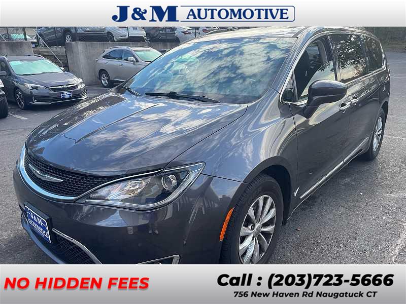 2018 Chrysler Pacifica Touring L, available for sale in Naugatuck, Connecticut | J&M Automotive Sls&Svc LLC. Naugatuck, Connecticut