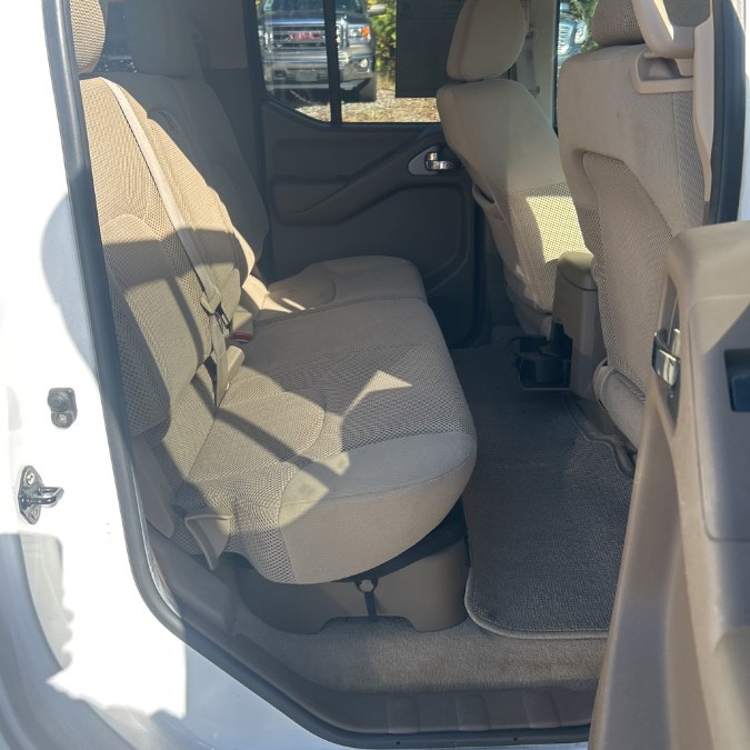 2006 Nissan Frontier SE Crew Cab V6 Auto 4WD, available for sale in Naugatuck, Connecticut | Riverside Motorcars, LLC. Naugatuck, Connecticut 2006 Nissan Frontier SE Crew Cab V6 Auto 4WD, available for sale in Naugatuck, Connecticut | Riverside Motorcars, LLC. Naugatuck, Connecticut